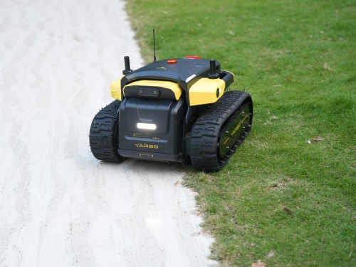 Yarbo - autonomní robotický nosič nářadí