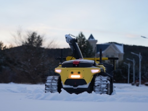 Yarbo - autonomní robotický nosič nářadí